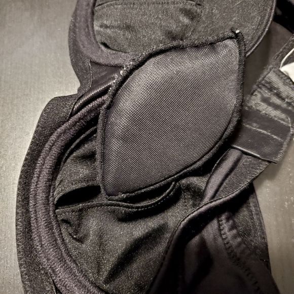 🌺 3/$25 Black strapless bra, Triumph, "simply soft" - Picture 5 of 6